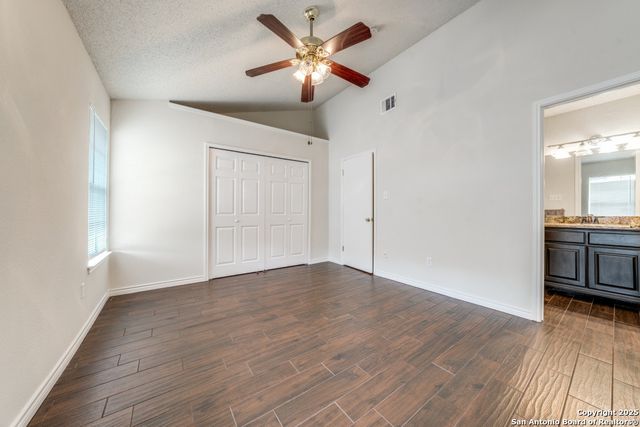 10254 Dover Rdg Apt 204, San Antonio, TX 78250