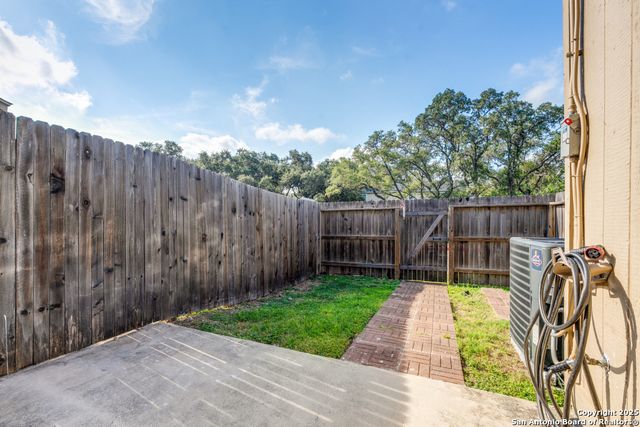 10254 Dover Rdg Apt 204, San Antonio, TX 78250