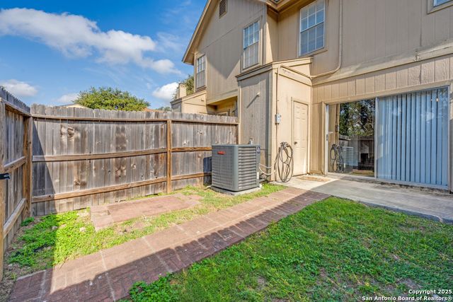 10254 Dover Rdg Apt 204, San Antonio, TX 78250