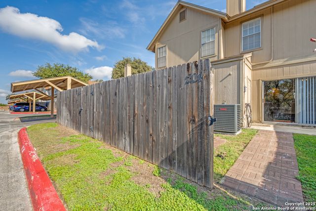 10254 Dover Rdg Apt 204, San Antonio, TX 78250