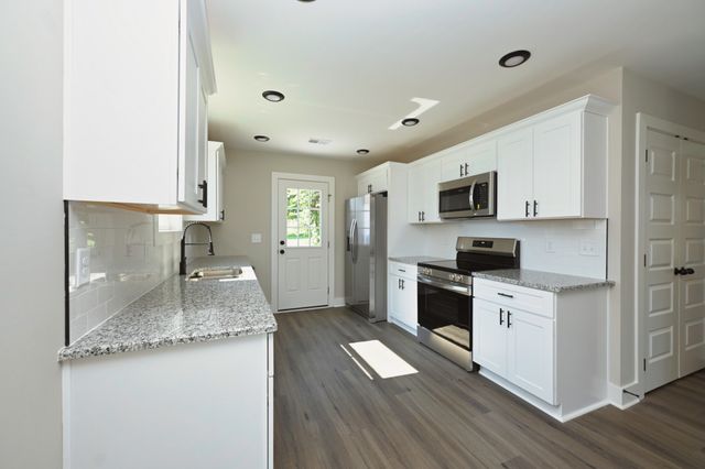 98 Donna Dr, Hendersonville, TN 37075