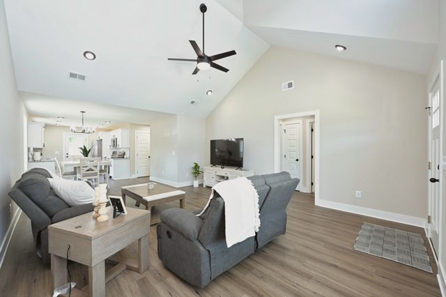 98 Donna Dr, Hendersonville, TN 37075