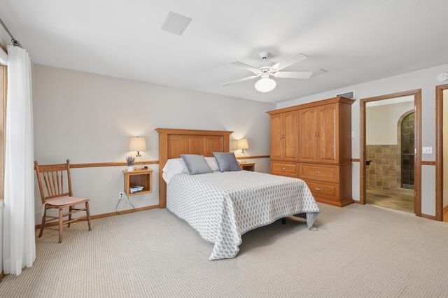 877 Ivy Lane, Eagan, MN 55123