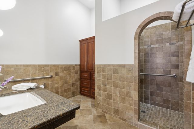 877 Ivy Lane, Eagan, MN 55123