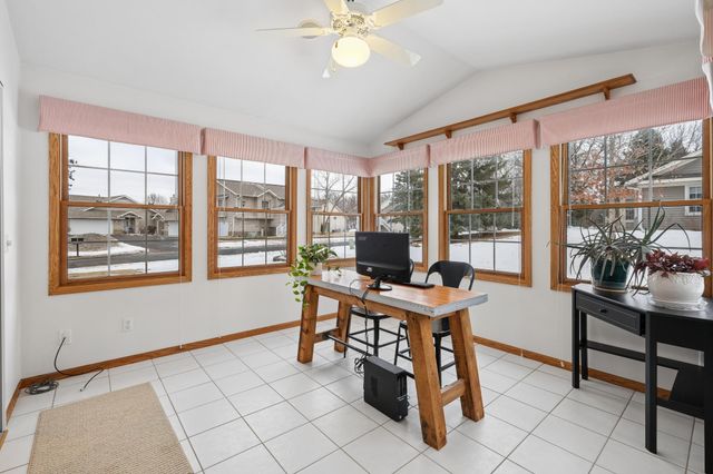 877 Ivy Lane, Eagan, MN 55123