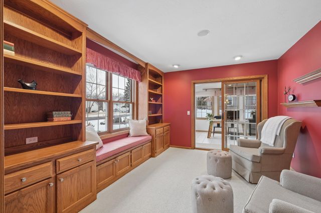 877 Ivy Lane, Eagan, MN 55123