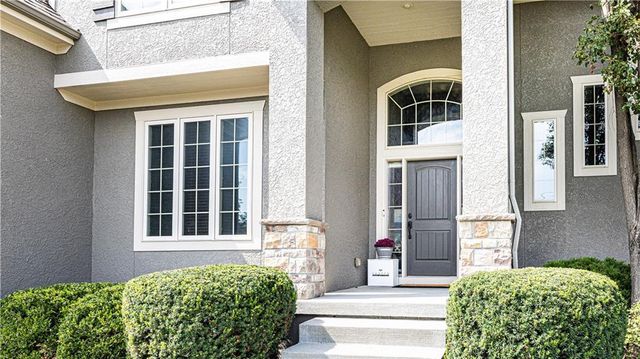 212 SW Ansel Adams Drive, Lee's Summit, MO 64081