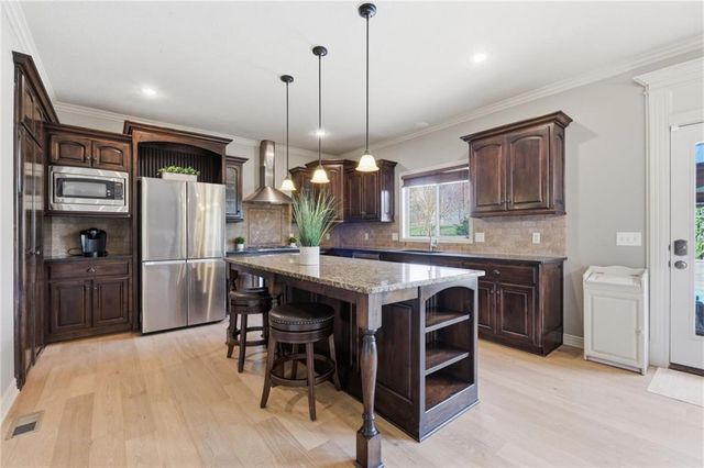 212 SW Ansel Adams Drive, Lee's Summit, MO 64081