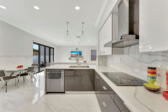 2102 SW 176th Avenue, Miramar, FL 33029