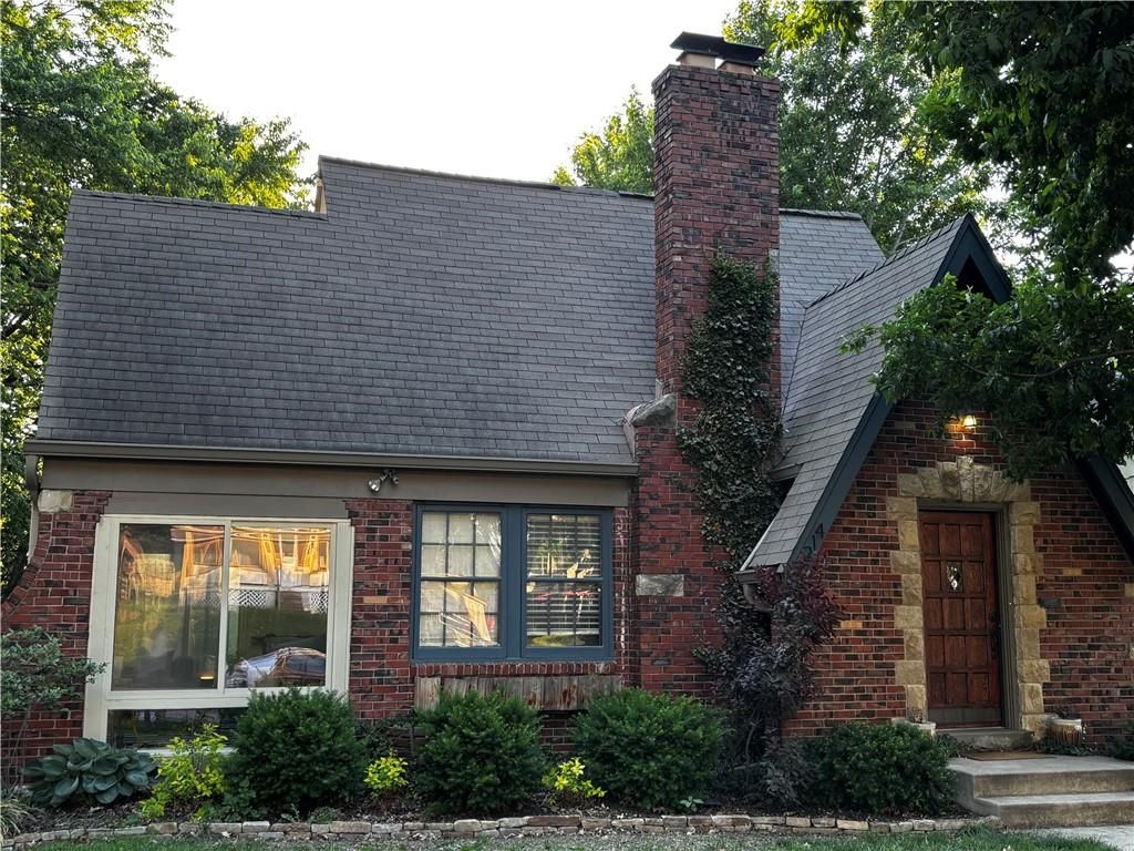 7214 Grand Avenue, Kansas City, MO 64114