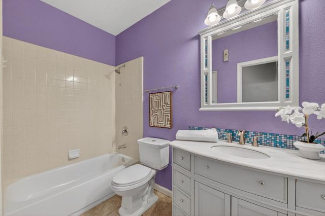 8869 Jessup Ct, Elk Grove, CA 95758