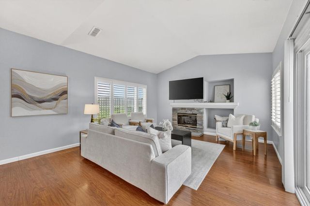 8869 Jessup Ct, Elk Grove, CA 95758