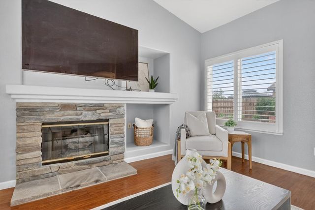 8869 Jessup Ct, Elk Grove, CA 95758