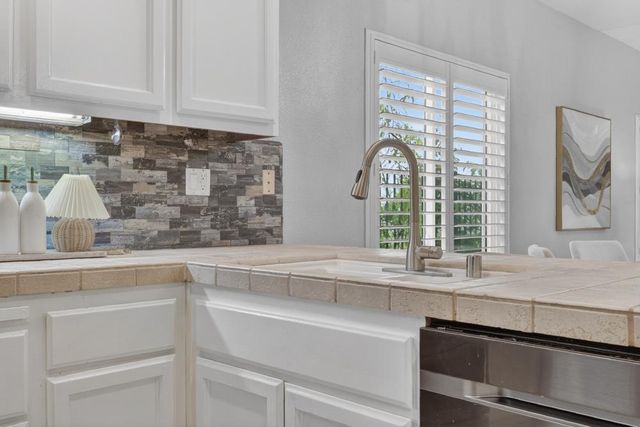 8869 Jessup Ct, Elk Grove, CA 95758