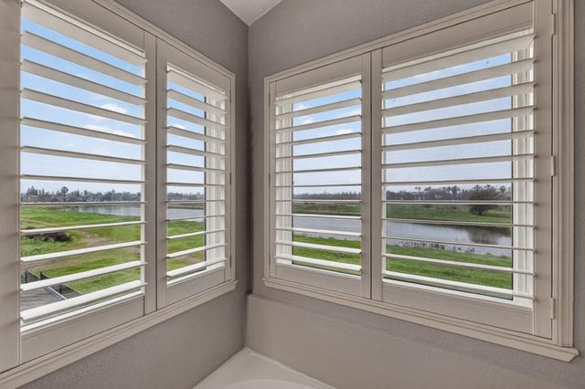 8869 Jessup Ct, Elk Grove, CA 95758