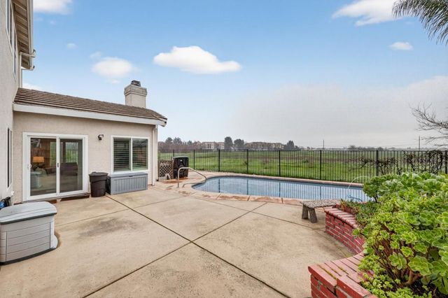 8869 Jessup Ct, Elk Grove, CA 95758