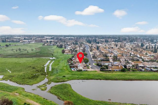 8869 Jessup Ct, Elk Grove, CA 95758