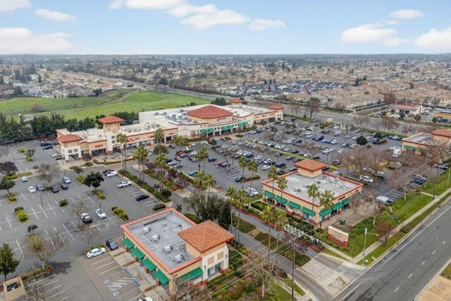 8869 Jessup Ct, Elk Grove, CA 95758