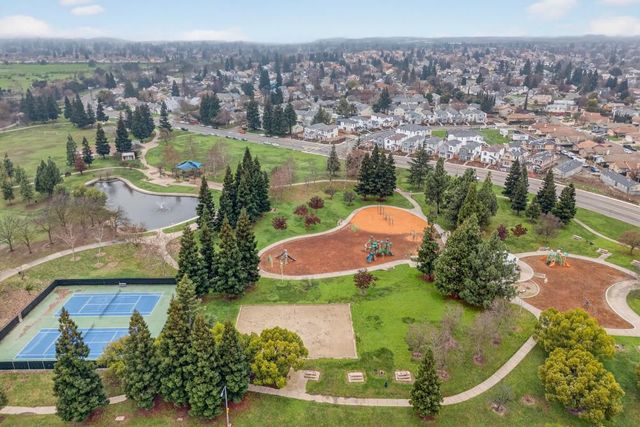 8869 Jessup Ct, Elk Grove, CA 95758