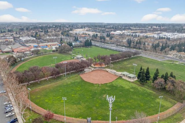 8869 Jessup Ct, Elk Grove, CA 95758