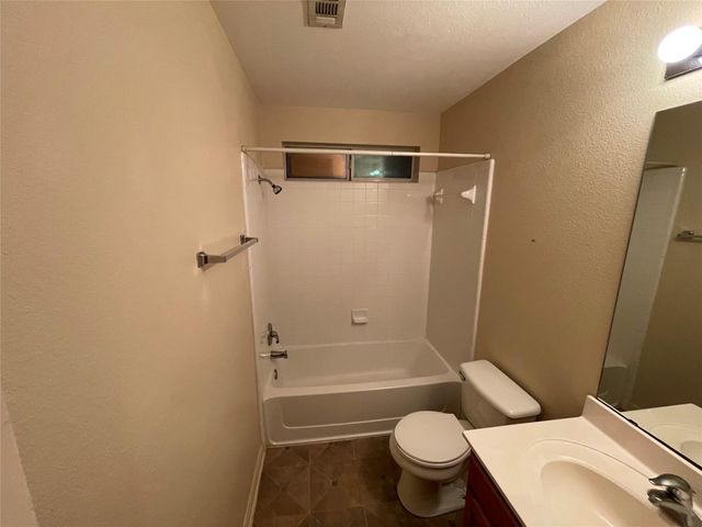 602 Losoya CT, Hutto, TX 78634