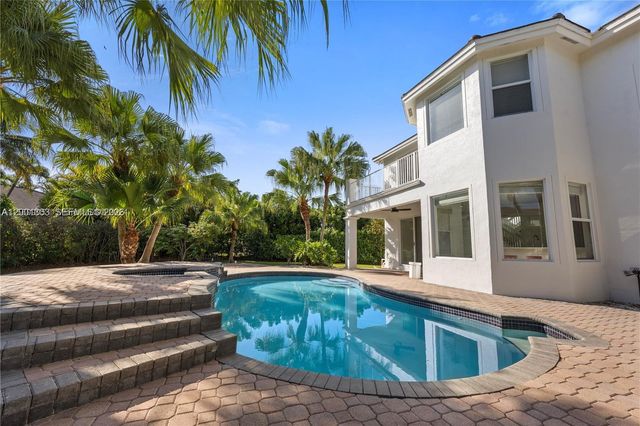 16449 SW 84th Pl, Palmetto Bay, FL 33157