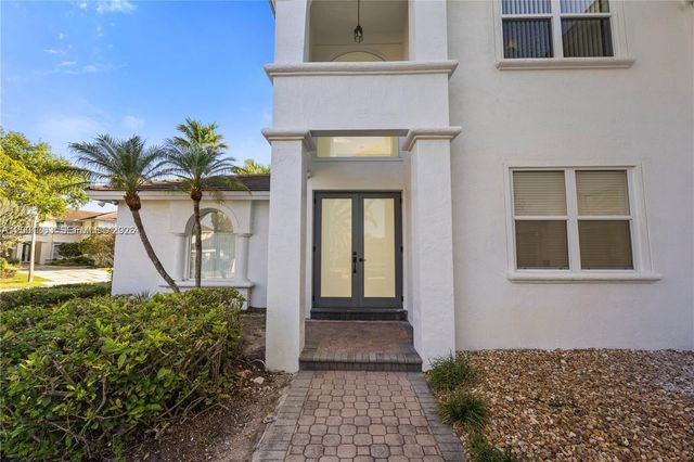 16449 SW 84th Pl, Palmetto Bay, FL 33157