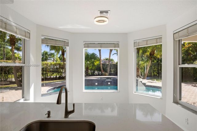 16449 SW 84th Pl, Palmetto Bay, FL 33157