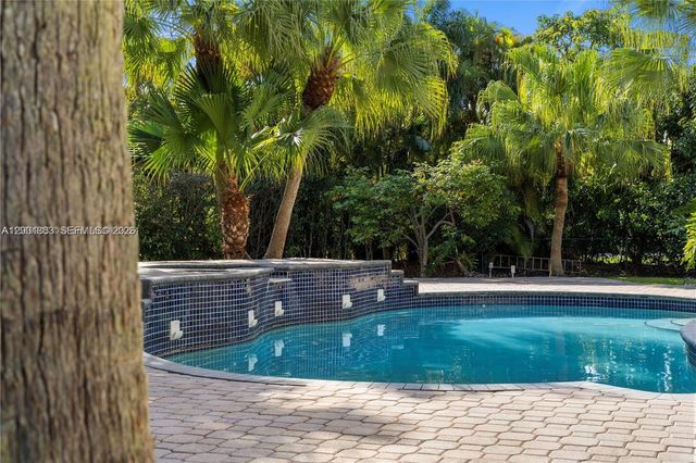 16449 SW 84th Pl, Palmetto Bay, FL 33157