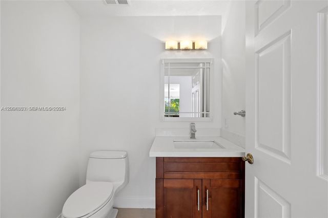 16449 SW 84th Pl, Palmetto Bay, FL 33157