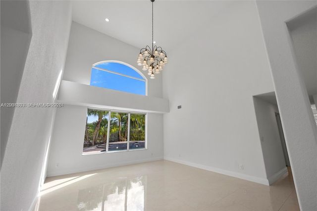 16449 SW 84th Pl, Palmetto Bay, FL 33157