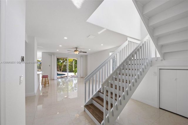 16449 SW 84th Pl, Palmetto Bay, FL 33157