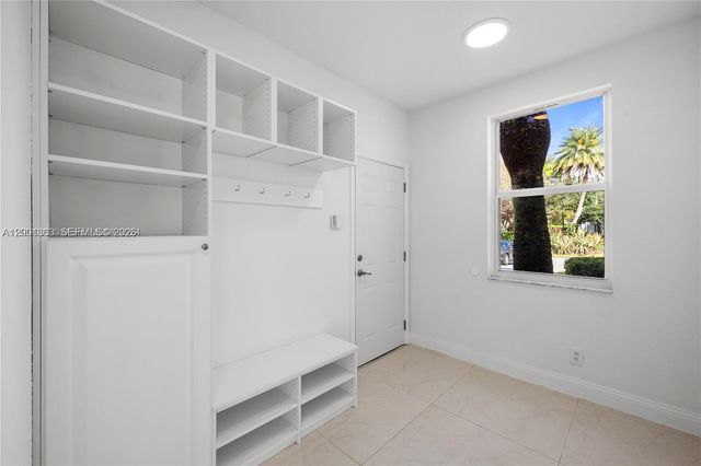 16449 SW 84th Pl, Palmetto Bay, FL 33157