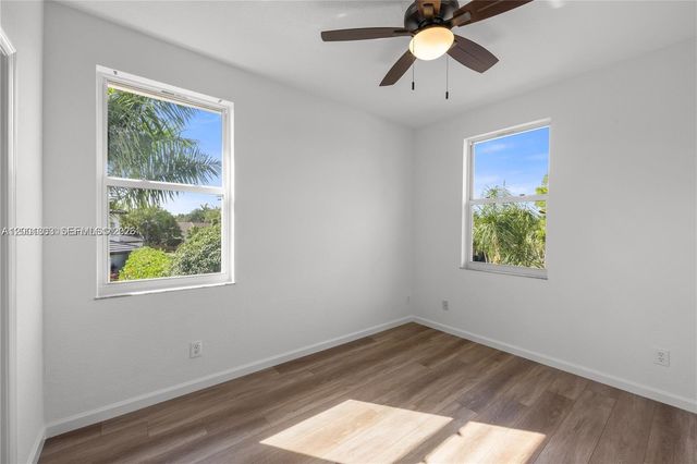 16449 SW 84th Pl, Palmetto Bay, FL 33157