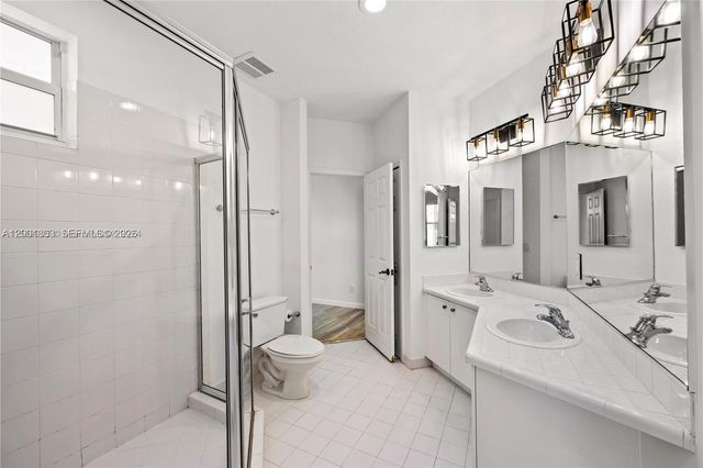 16449 SW 84th Pl, Palmetto Bay, FL 33157