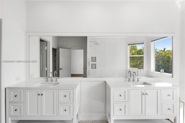 16449 SW 84th Pl, Palmetto Bay, FL 33157