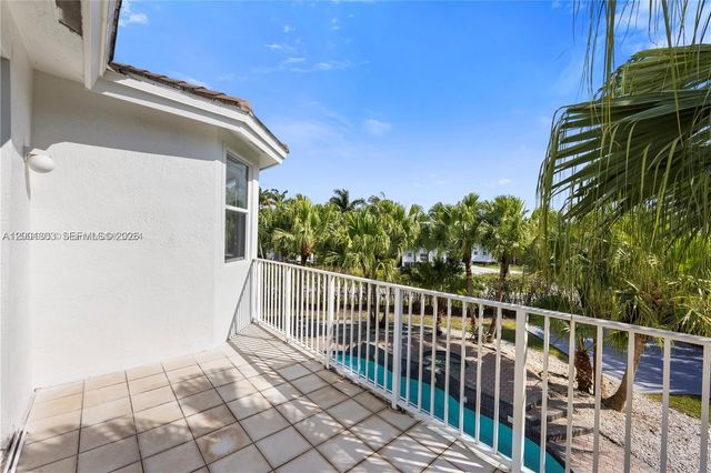 16449 SW 84th Pl, Palmetto Bay, FL 33157