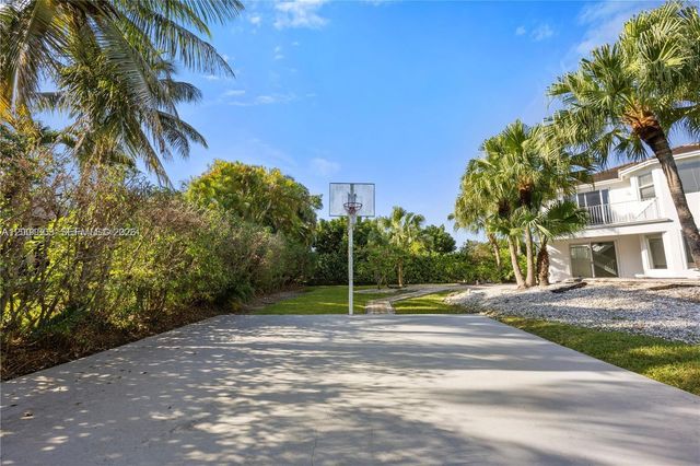 16449 SW 84th Pl, Palmetto Bay, FL 33157