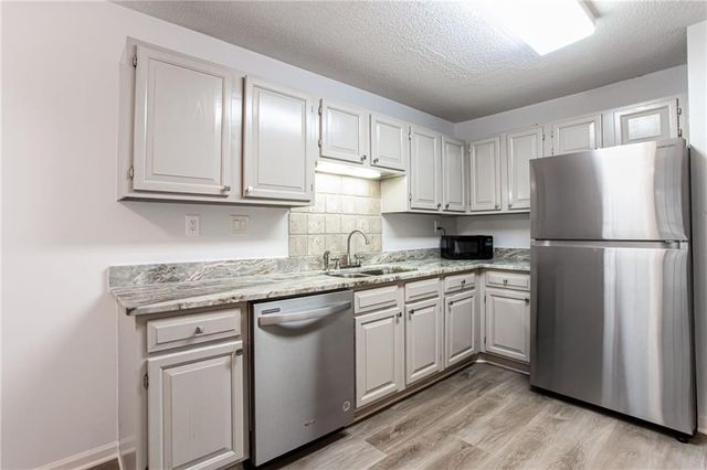 605 Garden Court, Atlanta, GA 30328