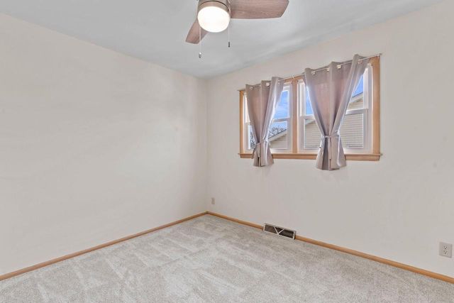 8934 W Tripoli AVENUE, Milwaukee, WI 53228