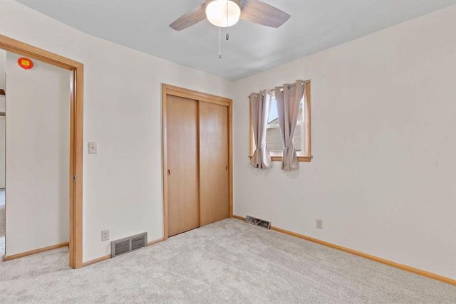 8934 W Tripoli AVENUE, Milwaukee, WI 53228