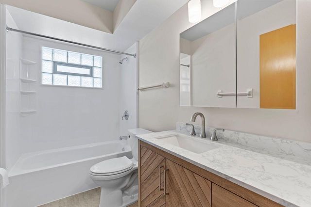 8934 W Tripoli AVENUE, Milwaukee, WI 53228