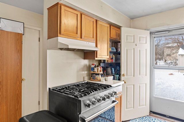 8934 W Tripoli AVENUE, Milwaukee, WI 53228