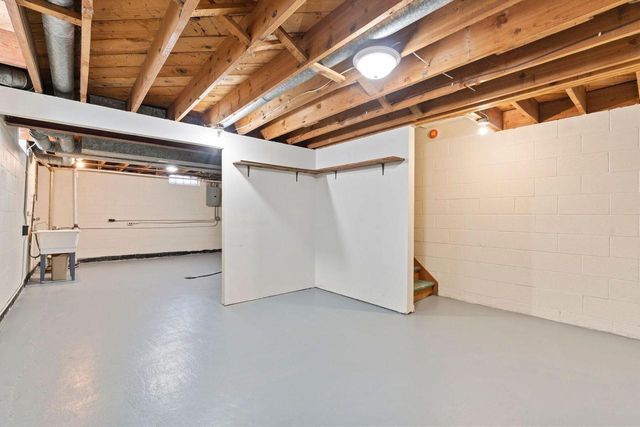 8934 W Tripoli AVENUE, Milwaukee, WI 53228