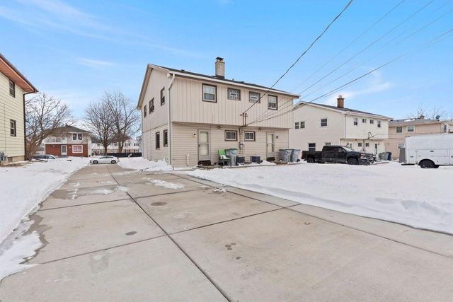 8934 W Tripoli AVENUE, Milwaukee, WI 53228