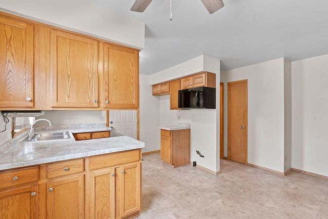 8934 W Tripoli AVENUE, Milwaukee, WI 53228