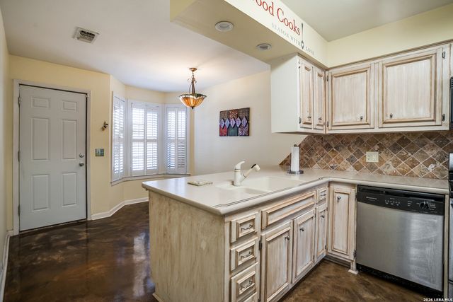 5359 Fredericksburg Rd Apt 515, San Antonio, TX 78229