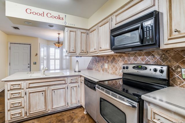 5359 Fredericksburg Rd Apt 515, San Antonio, TX 78229