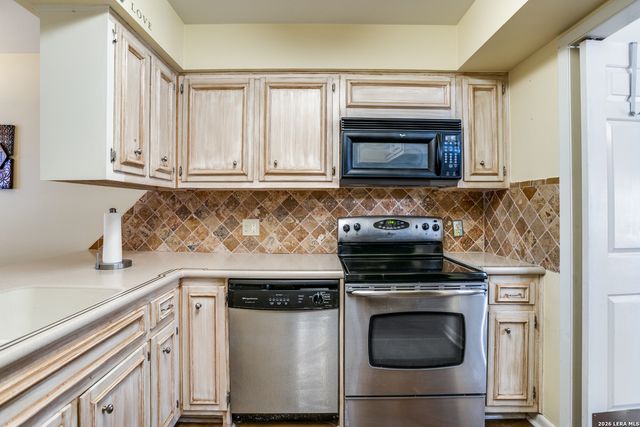 5359 Fredericksburg Rd Apt 515, San Antonio, TX 78229