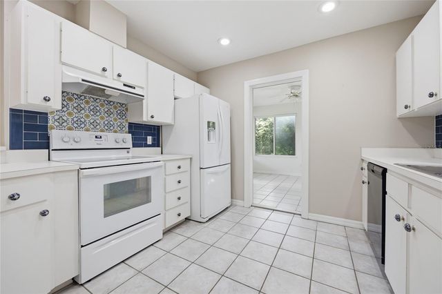 25249 SW 18TH AVENUE, Newberry, FL 32669